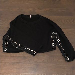 Alo cropped pull over with grommet braided detail